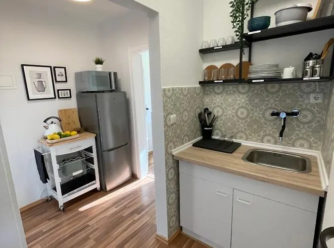 Apartment Smart In - & *